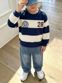 Playful Pals 2件組 幼兒男童運動衫+牛仔褲 學院風復古海軍藍白色條紋 28號印花 長袖翻領 常規版 秋季校園慢跑套裝 - 彩色 - 查看 3