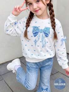 SHEIN 女童 2 件組蝴蝶結印花長袖上衣與喇叭牛仔褲套裝，可愛甜美休閒穿搭，秋季戶外與校園穿著 - 藍色 - 查看 5