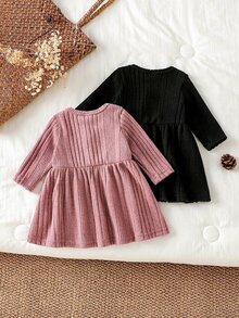 SHEIN Vintaside Kids 新生兒秋冬羅紋針織長袖洋裝，柔軟親膚圓領單排扣設計，百搭純色公主風A字裙 - 彩色 - 查看 2