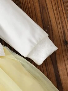 SHEIN Vintaside Kids 女童可愛3D花朵蝴蝶結裝飾甜美衛衣上衣 + 黃色對比網紗公主裙套裝，舒適長袖2合1派對洋裝，適合春秋日常休閒穿著 - 黃色 - 查看 6