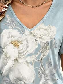 SHEIN LUNE 女款大尺碼V領T恤，灰藍色花卉印花圖案，夏季休閒性感，通勤風，優雅正式度假款 - 彩色 - 查看 6