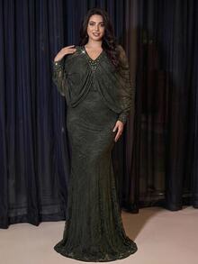 Serin Plus Size Elegant Romantic V-Neck Luxury Embroidered Patchwork French Lace Sheer Long Sleeve With Pearl & Rhinestone Embellished Cuff & Neckline, Fitted Bodycon Mermaid Hem With Train, Suitable For Wedding, Party, Celebration, Formal Events, Bridal Mother Dress - Green - View 3