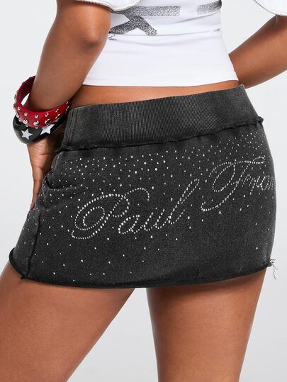 Paul Frank X ROMWE Co-Branded Hot Girl Street Punk Slogan Strass Design Ultra Tief Taille Mini Washed Denim Rock