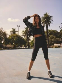 Aralina 波點拉鍊短版夾克 立領輕便休閒春季女裝 度假穿搭街頭風上衣 - 黑與白 - 查看 9