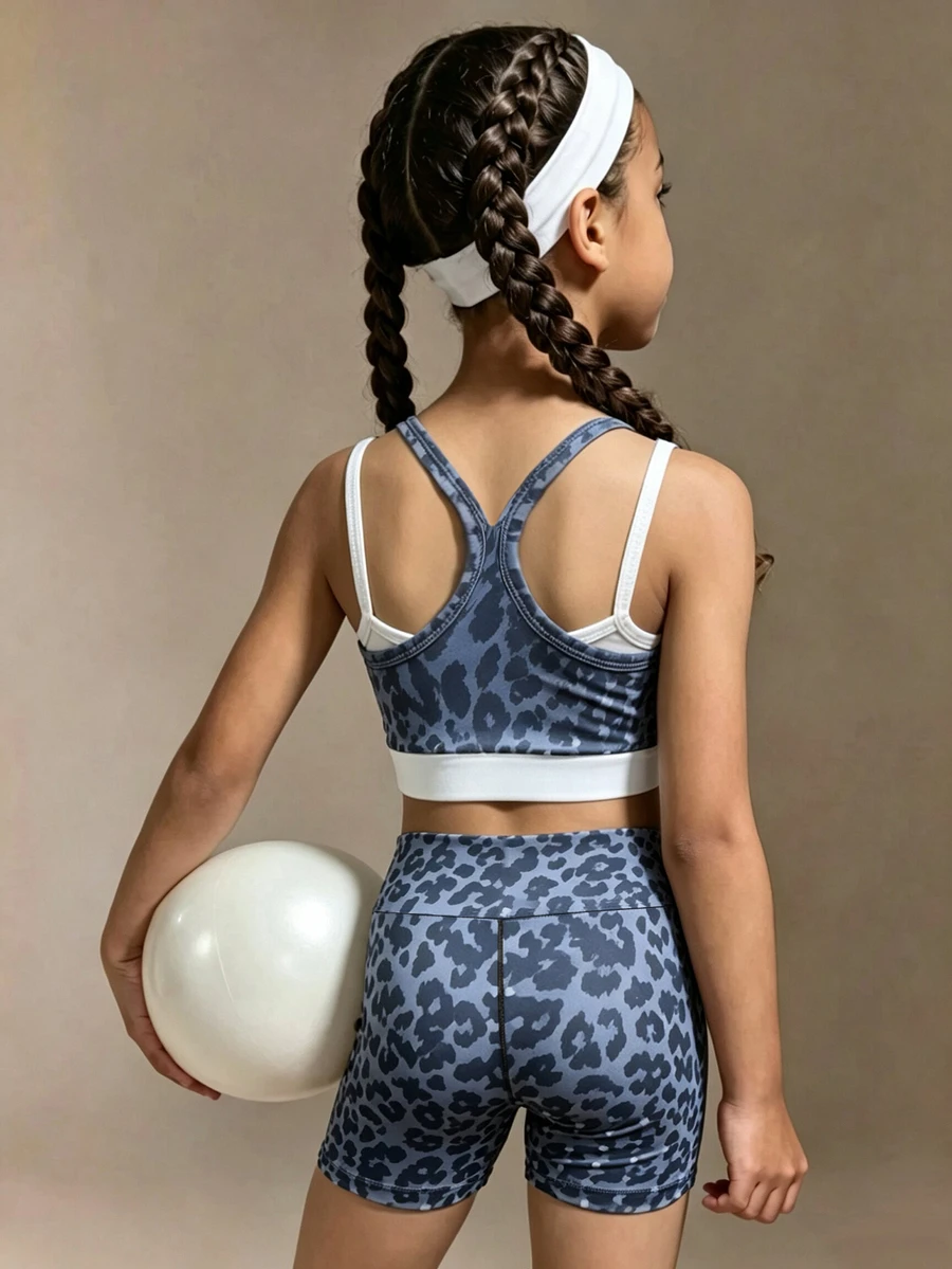SHEIN 少女運動服 2 件套 時尚豹紋運動內衣 對比色交叉背帶 高腰運動短褲 體操套裝 - 灰色 - 查看 1