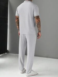 Manfinity CasualCool 男士休閒通勤 Polo 衫與長褲套裝 - 灰色 - 查看 2