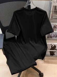 SHEIN 2 件套青少年男童休闲宽松舒适品牌徽标装饰短袖上衣和短裤套装，春夏 - 黑色 - 查看 2