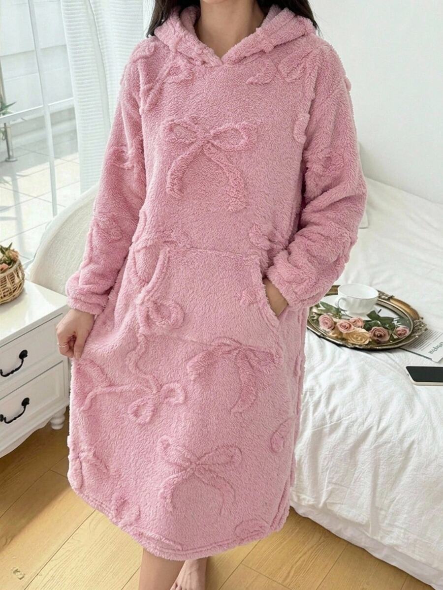SHEIN 青少年女孩冬季蝴蝶愛心圖案袋鼠口袋睡裙居家服秋季 - 粉色 - 查看 1