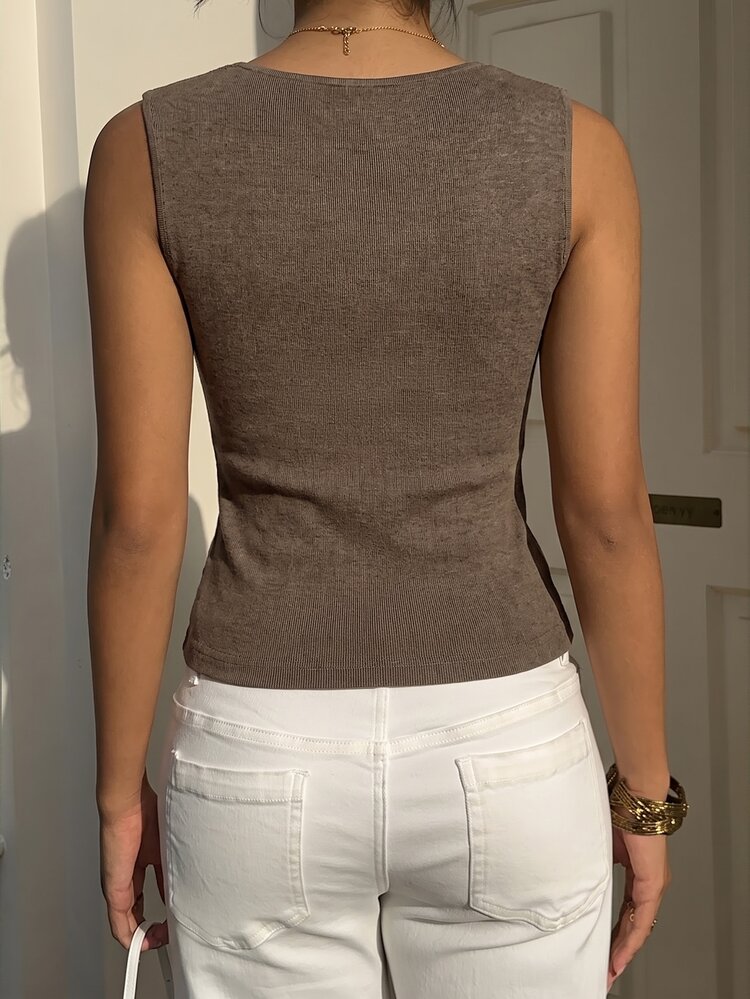 Aloruh Women's French Minimalist Casual Commute Versatile Daily Hot Girl Slim Fit Flattering Ruched Design Tank Top - Coffee Brown - View 2