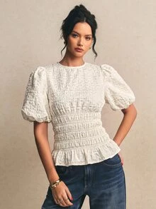 Poéselle 女款優雅上班襯衫，白色紋理泡泡袖荷葉邊下擺上衣，適合下午茶約會的秋季穿搭 - 杏色 - 查看 7