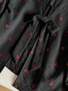 SHEIN Vintaside Kids (少女) 櫻桃印花寬鬆襯衫，背後蝴蝶結裝飾 - 黑色 - 查看 4