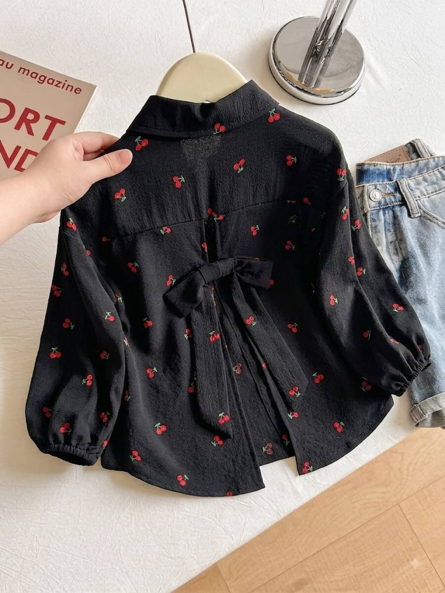 SHEIN Vintaside Kids (少女) 櫻桃印花寬鬆襯衫，背後蝴蝶結裝飾 - 黑色 - 查看 1