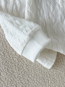 SHEIN Playful Pals 1件男嬰米白色針織提花柔軟面料長袖鈕扣POLO衫，休閒極簡韓風時尚領 Polo 襯衫，適合春秋日常穿著、上學、購物、旅行、度假等場合 - 白色 - 查看 9