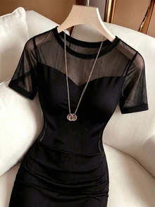 SHEIN LUNE CURVE Gaun Fashion Bodycon Leher Bulat dengan Patchwork Jala yang Elegan - Hitam - View 5
