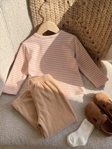 SHEIN 男嬰 0-3 歲 2 件套秋季套裝，駱駝色條紋鈕扣前襟亨利領長袖上衣與純色長褲，柔軟透氣，適合日常穿著 - 咖啡棕 - 查看 3