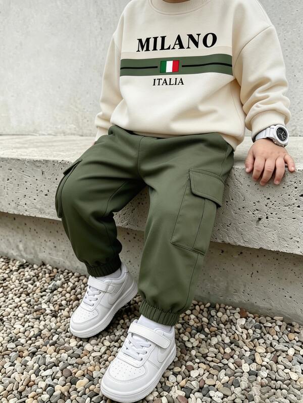SHEIN Young Boy Letter Print Fashion Crew Neck Long Sleeve Sweatshirt With Cargo Pants Set, Suitable For Holiday Gatherings And Parties, Spring And Autumn, Comfortable And Relaxed, Autumn's First Choice, Fashion Casual Wear, Spring And Autumn Streetwear, Outdoor Casual Outfits, Back To School Gatherings, Suitable For Outdoor Picnics, Street Photography, Campus, Holidays, Gifts