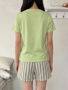 Livesso 2件組女款夏季睡衣套裝，寬鬆短袖藍莓圖案T恤搭配條紋直筒短褲 - 綠色 - 查看 2