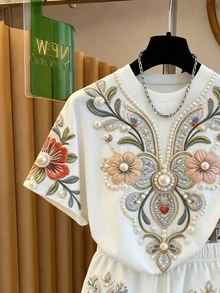 SHEIN 女士花卉刺绣圆领短袖上衣和抽绳腰短裤休闲两件套 - 彩色 - 查看 3