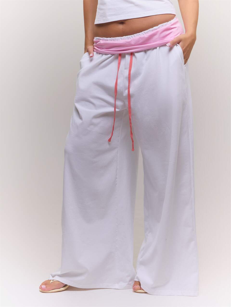 Große Größen weiße Jogginghose mit Kontraststreifen, geradem Bein, für Frühling und Sommer, lässig, für den Alltag und zum Ausgehen