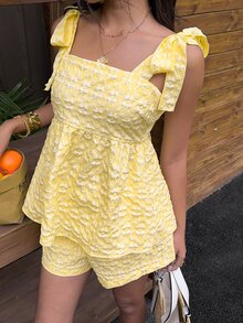 Serisse 女款白色與黃色夏季優雅度假蝴蝶結細肩帶紋理兩件套，花卉方領背心與休閒短褲套裝 - 黃色 - 查看 7