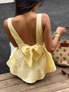 Serisse 女款白色與黃色夏季優雅度假蝴蝶結細肩帶紋理兩件套，花卉方領背心與休閒短褲套裝 - 黃色 - 查看 3