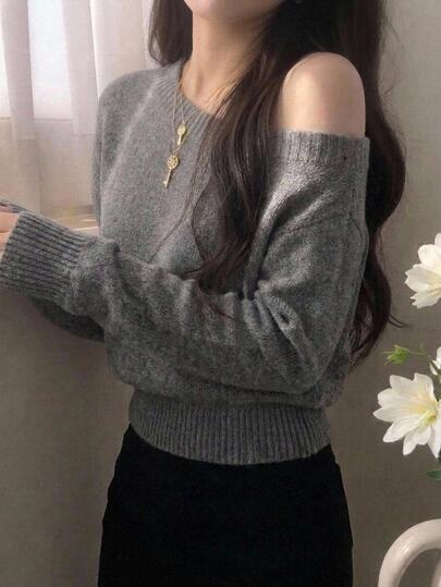 DAZY Suéter de punto de unicolor ajustado corto de manga larga con hombro asimétrico y cuello barco, sexy y elegante para vacaciones, primavera y otoño para mujeres