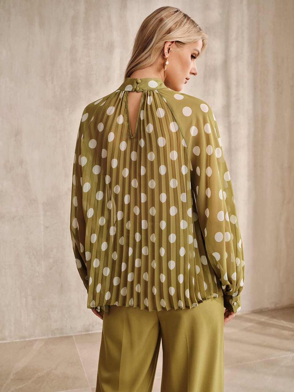 Anewsta Women's Autumn/Winter New Elegant Fashion Small Stand Collar Bow Tie Green Floral Polka Dot Blouse, Office Commute, Romantic Date, Going Out Shopping Outfit, Elegant Modern Blouses, Going Out Tops For Women