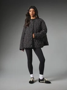 MISSGUIDED Jaket Polkadot Berukuran Besar dengan Kancing Depan dan Saku Tempel, Pakaian Luar Musim Dingin Tanpa Kerah - Hitam dan Putih - View 3