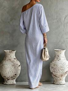 Glimmora Gaun Plus Motif Garis-Garis dengan Leher Asimetris dan Lengan Lentera - Blue and White - View 2