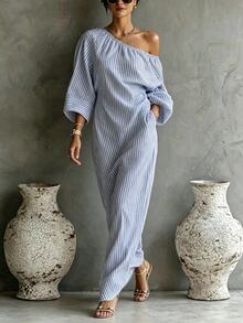 Glimmora Gaun Plus Motif Garis-Garis dengan Leher Asimetris dan Lengan Lentera - Blue and White - View 5