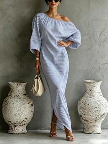 Glimmora Gaun Plus Motif Garis-Garis dengan Leher Asimetris dan Lengan Lentera - Blue and White - View 4