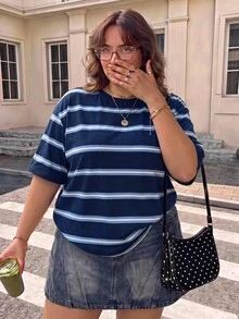 SHEIN CURVE+ 大尺碼 22W 休閒極簡寬鬆圓領女款 T-shirt，適合秋冬穿著 - 彩色 - 查看 4