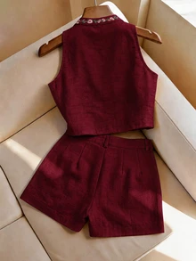 GlowEve 女款夏季刺繡兩件套，清爽亞麻感無袖上衣與短褲套裝，立領休閒 70 年代優雅度假風酒紅色 - 酒紅色 - 查看 2