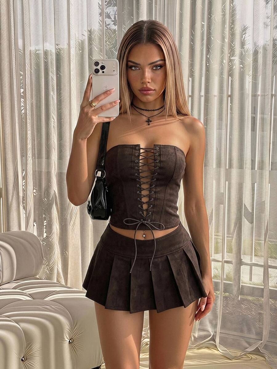 SHEIN ICON 2件組夏季Y2K女款棕色哥德風性感外出交叉式平口上衣與百褶迷你裙 - 摩卡棕 - 查看 1