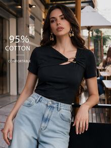 Anewsta 女款優雅 95% 棉黑色不對稱領口短袖修身 T 恤，簡約休閒百搭，適合夏秋季節 - 黑色 - 查看 5