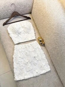 SHEIN 女款白色純色優雅3D花卉抹胸上衣與亮片3D花卉迷你裙套裝 - 白色 - 查看 6