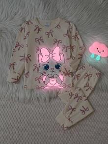 SHEIN Young Girls Autumn/Winter Daily Home Sweet Cartoon Glow-In-The-Dark Heart Rabbit Print Long Sleeve Pullover Top And Matching Long Pants Set, Girls Loungewear 2 Pieces Set, Children's Pajamas Set, Pink Leopard Print Bow, Fitted, Randomly Sent 2 Pieces - Baby Pink - View 5