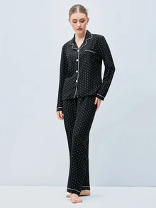 Softvol 2件組女款舒適迷你波點印花長袖翻領上衣與蝴蝶結長褲睡衣套裝，秋冬款 - 黑色 - 查看 7