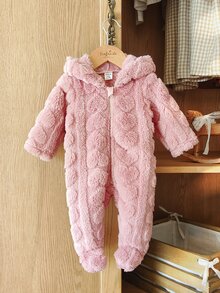 SHEIN Vintaside Kids 新生兒簡約時尚可愛波點長袖連帽抓絨連身衣居家服 秋季 - 粉色 - 查看 10