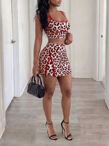 BamGleam Setelan Olahraga Wanita: Atasan Tank Pendek Motif Leopard dengan Blok Warna dan Rok Celana Pendek dengan Hem Asimetris - MultiWarna - View 5