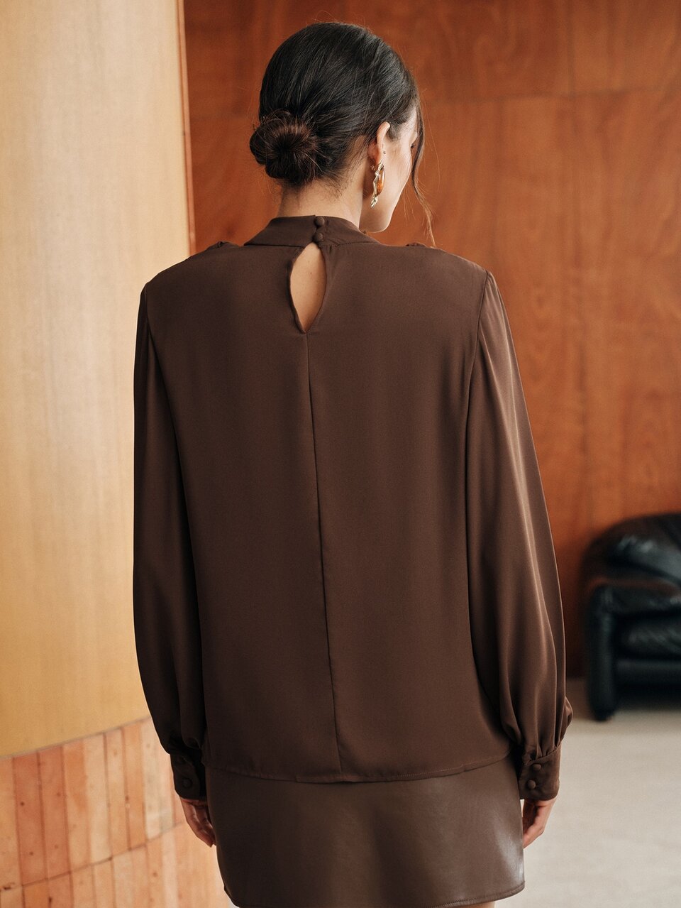 Fashionable Elegant Sophisticated Cowl Neck Design Mature Style Long Sleeve Women's Blouse