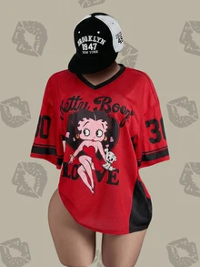 Betty Boop x SHEIN 大尺碼女款V領卡通字母印花休閒百搭日常短袖T恤 寬鬆版型針織布料 動漫風格紅黑配色女款棒球圖案印花T恤 夏季日穿款 - 紅色 - 查看 1