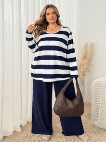 SHEIN CURVE+ 大尺碼女款藍白條紋圓領長袖T恤與長褲休閒兩件套 - 藏蓝色 - 查看 3
