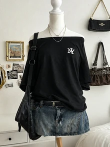 SHEIN NY字母3D刺繡時尚極簡女款圓領T恤，送給朋友的禮物 - 黑色 - 查看 3