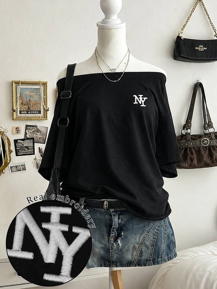 SHEIN NY字母3D刺繡時尚極簡女款圓領T恤，送給朋友的禮物 - 黑色 - 查看 1