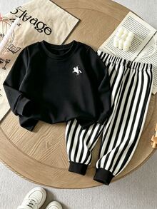 SHEIN 1組隨機款休閒牛仔賽車風百搭幼兒運動衫，趣味可愛條紋騎士圖案，適合健身房與學校，海軍藍秋季款 - 黑色 - 查看 3