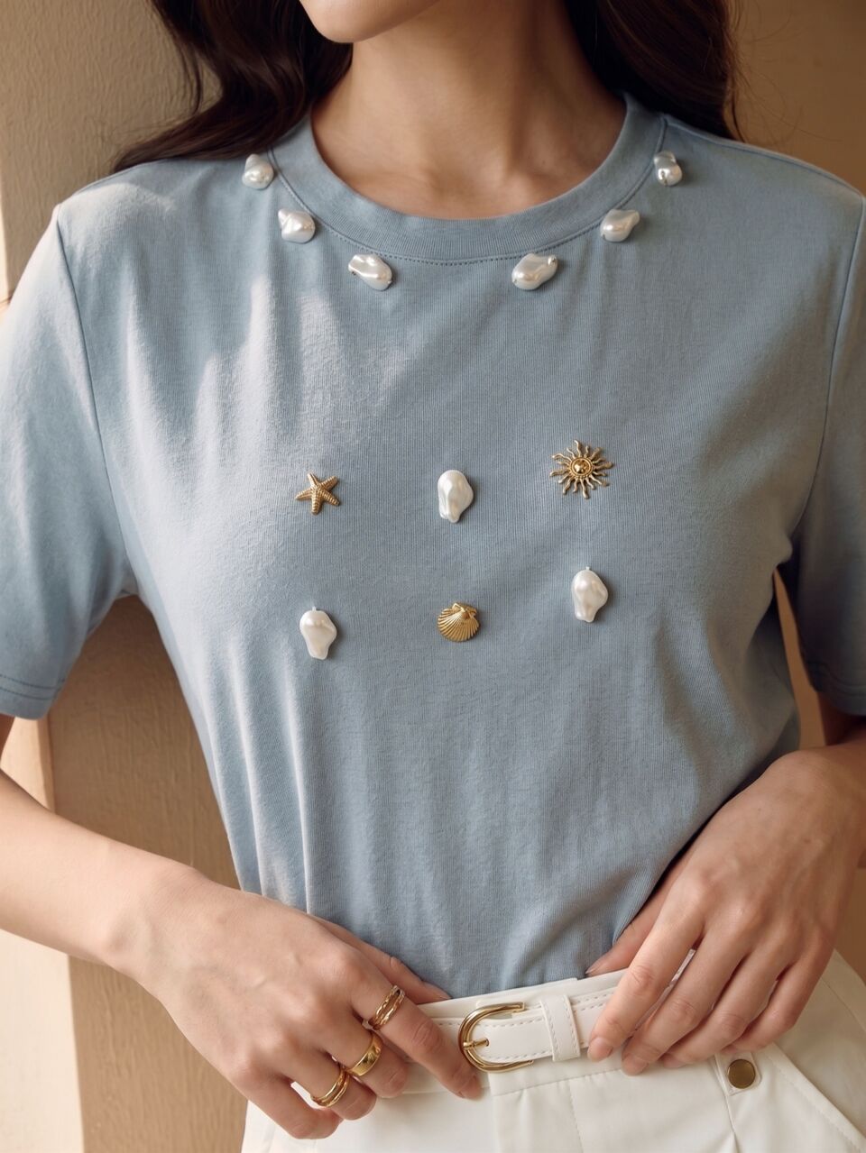 Anewsta Spring/Summer New Casual Lazy Versatile Small Round Neck Pearl Decor Sun Starfish Shell 3D Decor Metal Button Women's Washed Distressed T-Shirt