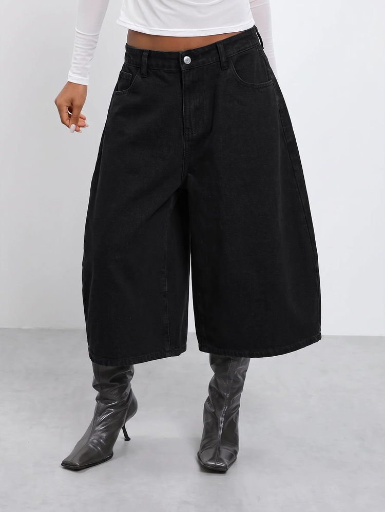 COUREZ Low Rise Balloon Jorts In Black Wash /Y2K Fall Winter Longline Denim Shorts Denim Jorts Concert Outfit Denim Outfit Jean Shorts - Black - View 3