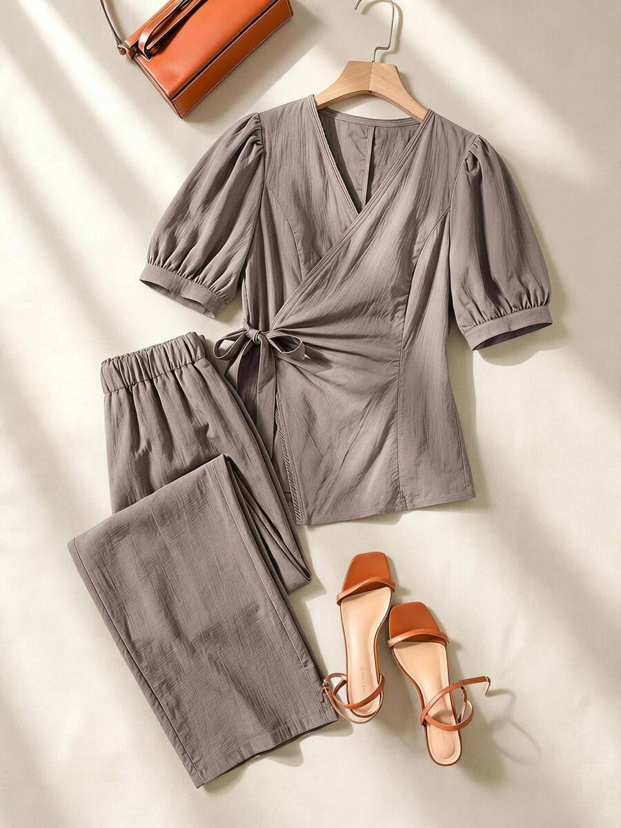 Rusticease Set Pakaian Wanita Elegan dengan Lipatan Leher V Lengan Pendek, Cocok untuk Santai, Makan Siang, Liburan, Warna Taupe, Musim Panas - Grey - View 1