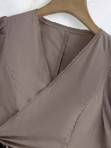 Rusticease Set Pakaian Wanita Elegan dengan Lipatan Leher V Lengan Pendek, Cocok untuk Santai, Makan Siang, Liburan, Warna Taupe, Musim Panas - Grey - View 5